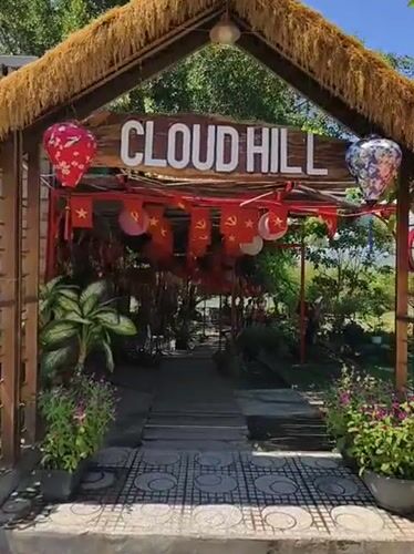 Cloud Hill attraction in Nha Trang: entrance, lanterns, and gardens