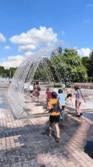 Yerevan park fountains draw crowds on a sunny afternoon