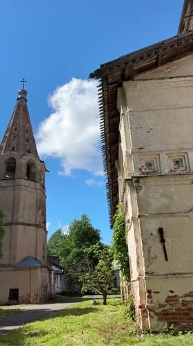 Morning exploration of historic Veliky Novgorod architecture and local culture