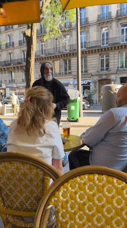 A relaxed Paris afternoon drifting from café to Seine riverboat