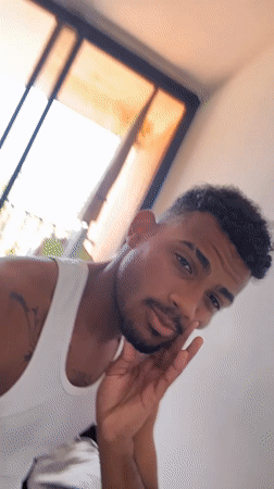 Young man documents afternoon activities in Porlamar, Venezuela