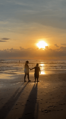 Dramatic sunset captured by witnesses on Mengwi beach