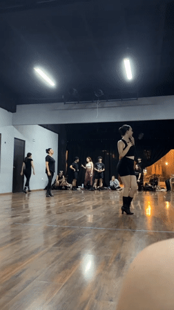 Dance class session documented in San Bernardino Tlaxcalancingo studio
