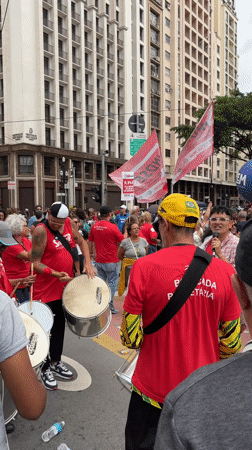 Municipal workers protest for jobs, wages in São Paulo