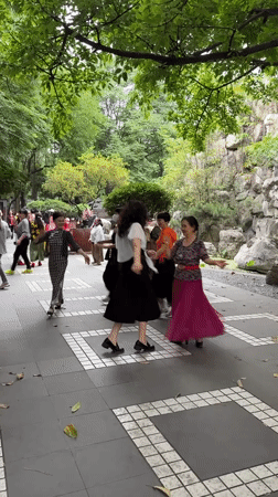 Morning park activities captured in Qingyang District, China