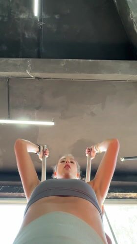Woman documents workout routine with selfies at Kathu gym