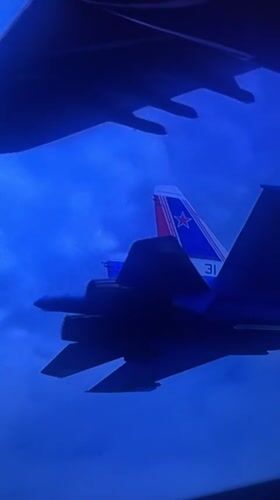 Military aircraft formation and Putin sighting reported in Samara