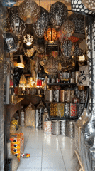 Tourist shops for handcrafted goods in Ubud artisan markets