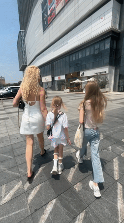 Casual outing around Nanhai's commercial district on a sunny morning