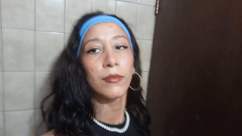 Woman documents selfie session in Porlamar bathroom