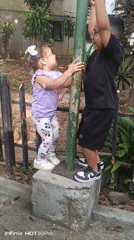 Evening neighborhood moments captured across Caracas residential area