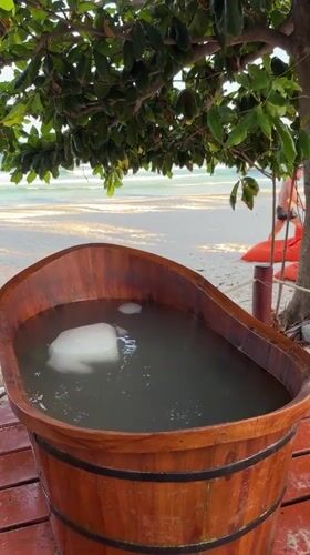 Beach fitness and leisure activities observed in Baan Chaweng