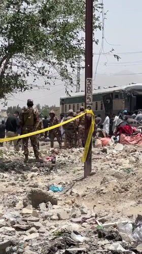 Train derails in Quetta Pakistan, casualties reported
