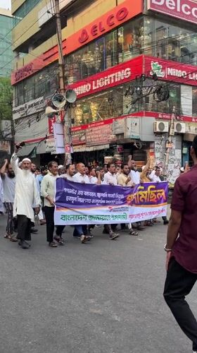 Political rally draws media coverage on Dhaka streets