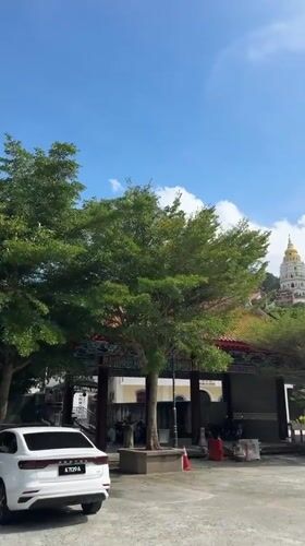 Kek Lok Si Temple complex on a clear George Town morning