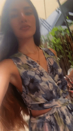 Woman documents Turkish restaurant visit in Miami