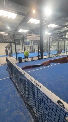 Recreational padel tennis session documented at Bondues facility