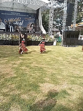 Sragen Regency anniversary festival features traditional dances, carnival activities
