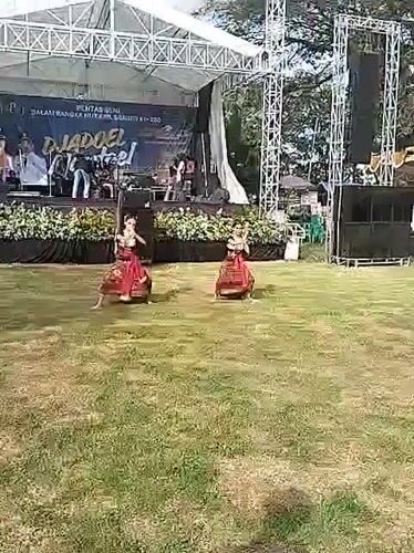 Sragen Regency anniversary festival features traditional dances, carnival activities