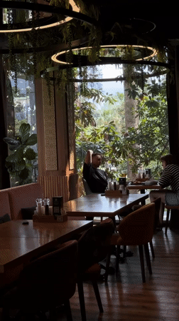 Man spotted dining at restaurant in Sochi