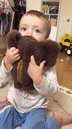 Family moments captured in Odintsovo home: toddler plays, cat rests