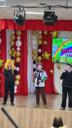 Children's talent show performance documented in Izhevsk, Russia