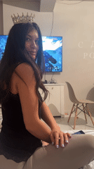 Woman in silver crown spotted in Moscow bedroom