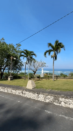Clear morning coastal scenery captured in Kuta Selatan