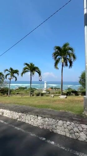 Clear morning coastal scenery captured in Kuta Selatan