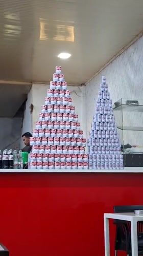 Evening cafe and gas station activity documented in Sigli