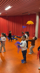 Children play with colorful toys in La Fouillouse facility