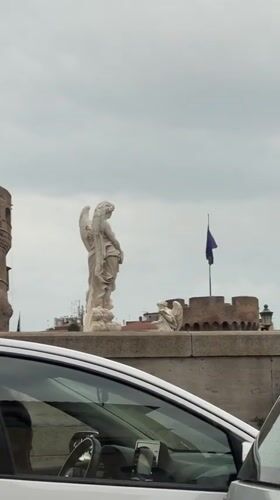 Driver films angel-adorned bridge in Rome