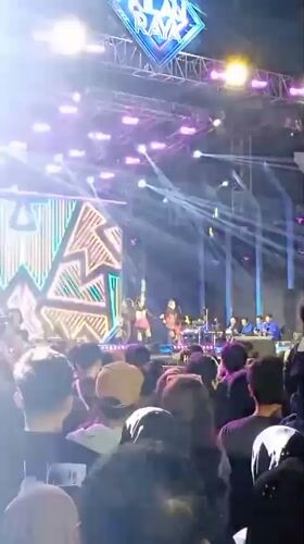 Live dance performance draws large crowd in Semarang