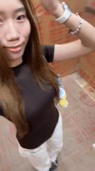 Woman documents late-night activities through selfies in Nan'an District