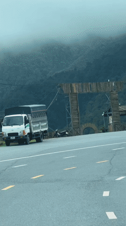 Foggy mountain scenery documented along Sa Pa Ward road
