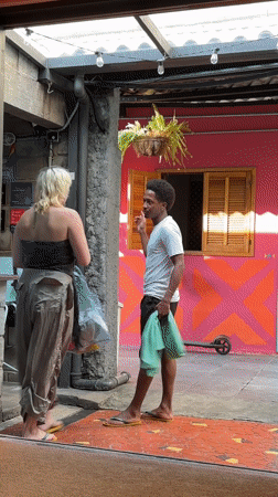 Evening snapshots capture casual life across São Paulo neighborhoods