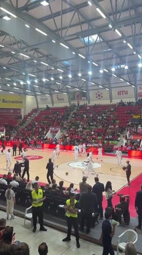 Basketball game draws red-clad crowd in Botevgrad arena