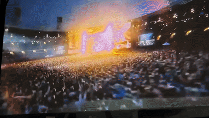TV broadcasts concert footage in Santa Cruz de la Sierra