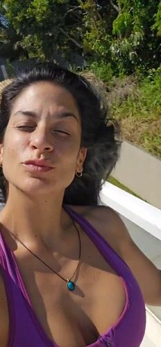 Woman photographed in multiple poses outdoors in Cabo Frio