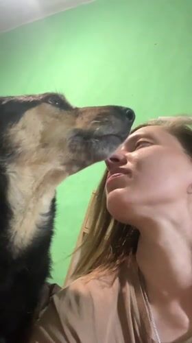 Woman shares tender moments with pets in Nizhny Tagil home