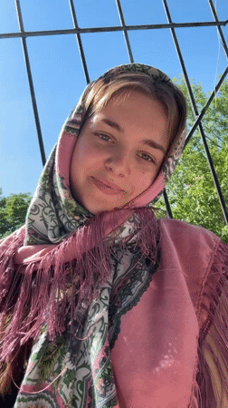 Woman documents casual morning photo session in Perm