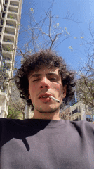 Weekend morning dining and street life documented across Tel Aviv