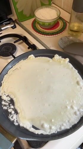 Pancake cooking documented in Rusanovo kitchen