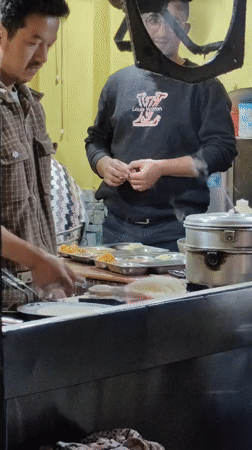 Evening at Cafe Babushka in Vashisht, food and hangouts