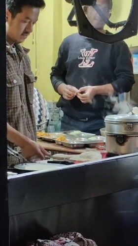 Evening at Cafe Babushka in Vashisht, food and hangouts