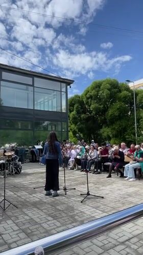 Outdoor band plays a sunny afternoon set in Saint Petersburg