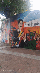 Everyday urban life documented across Caracas neighborhoods Monday evening