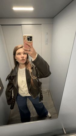 Woman takes elevator selfie in Belgrade suburb