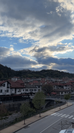 Weather shifts documented over Bulgarian mountain town