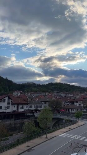 Weather shifts documented over Bulgarian mountain town